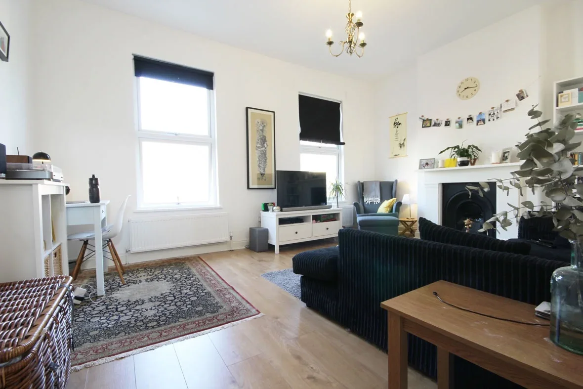 Flat Windus Road in Greater London