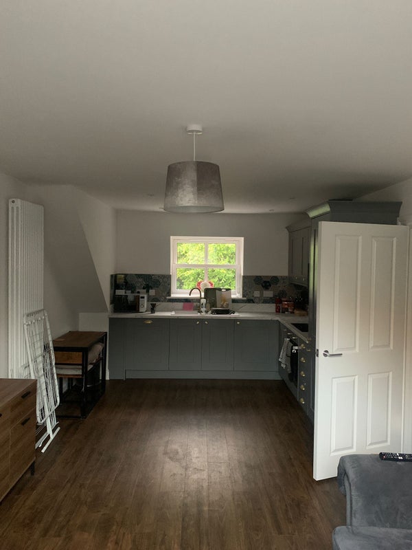 Room Bath Road in Oldland Common