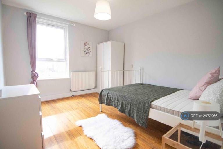 House Exhibition Close in Greater London