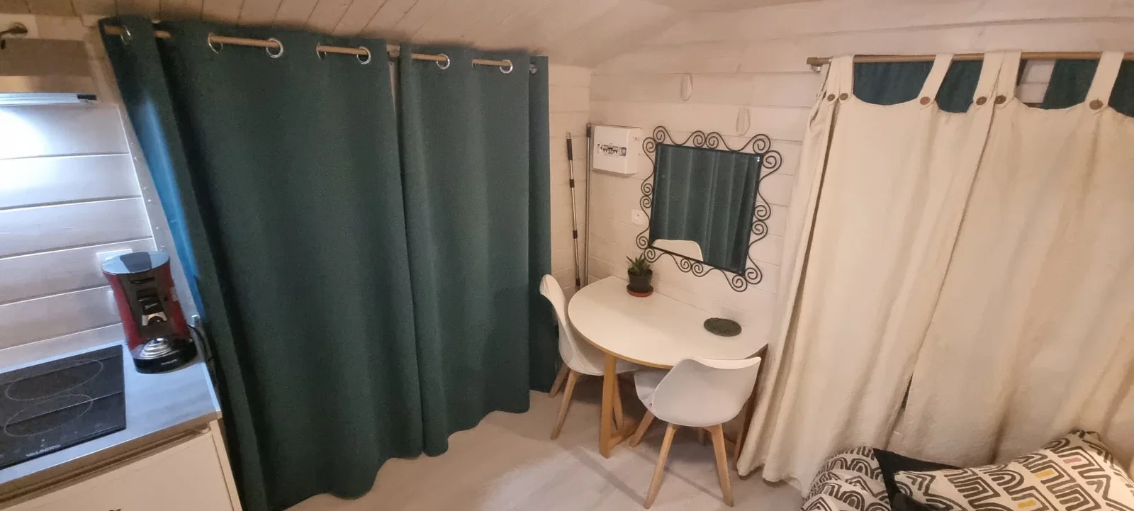 Room Allée Marco Polo in Villefontaine