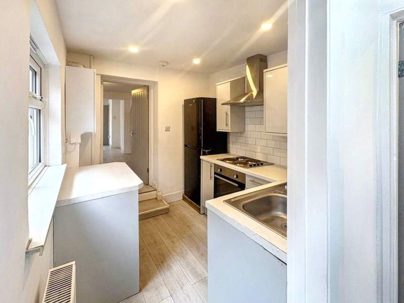 Flat Club Row in Ystrad