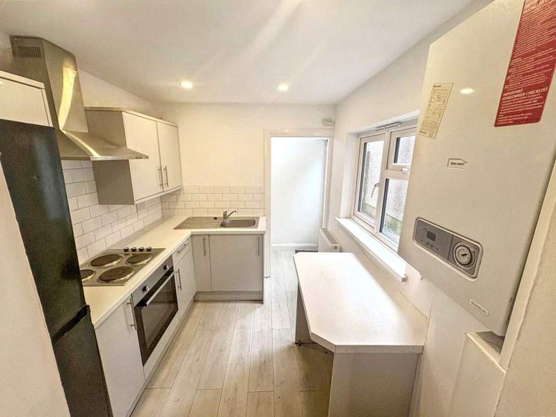 Flat Club Row in Ystrad