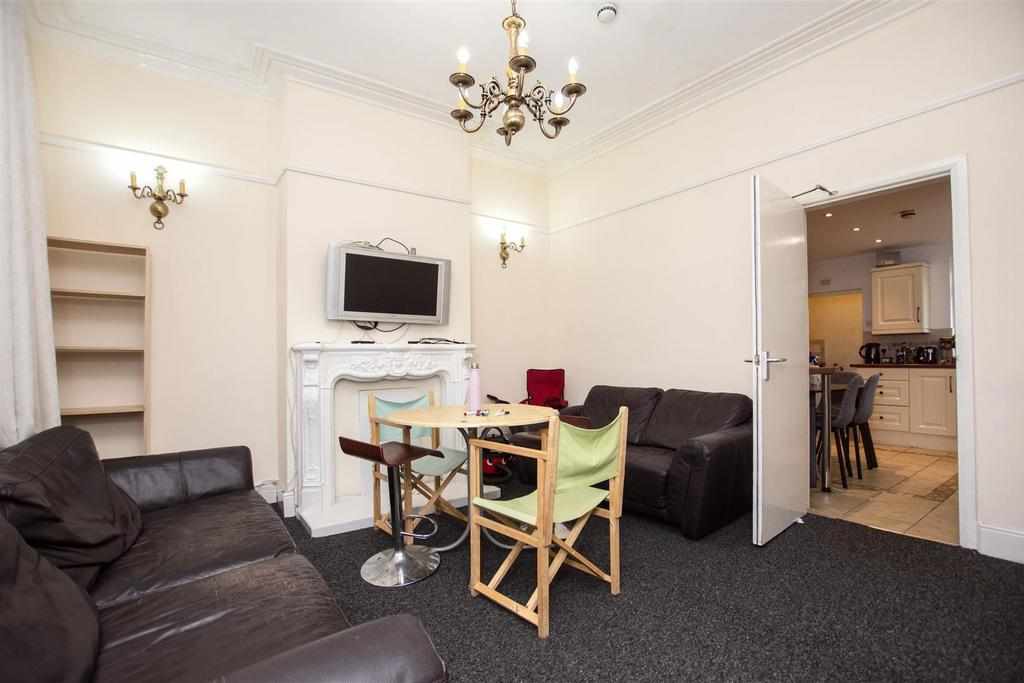 Flat Pershore Road in Birmingham