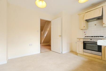 House Sandown Close in Stratford-on-Avon