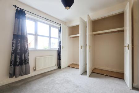 House Sandown Close in Stratford-on-Avon