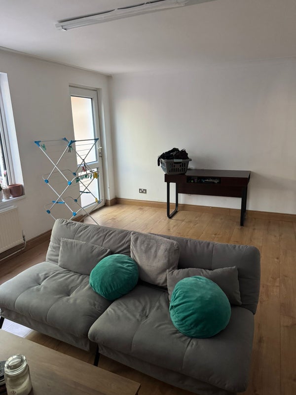 Room Pulford Road in Greater London