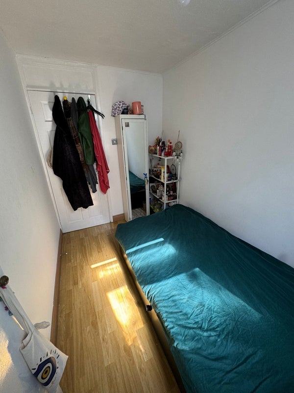 Room Pulford Road in Greater London