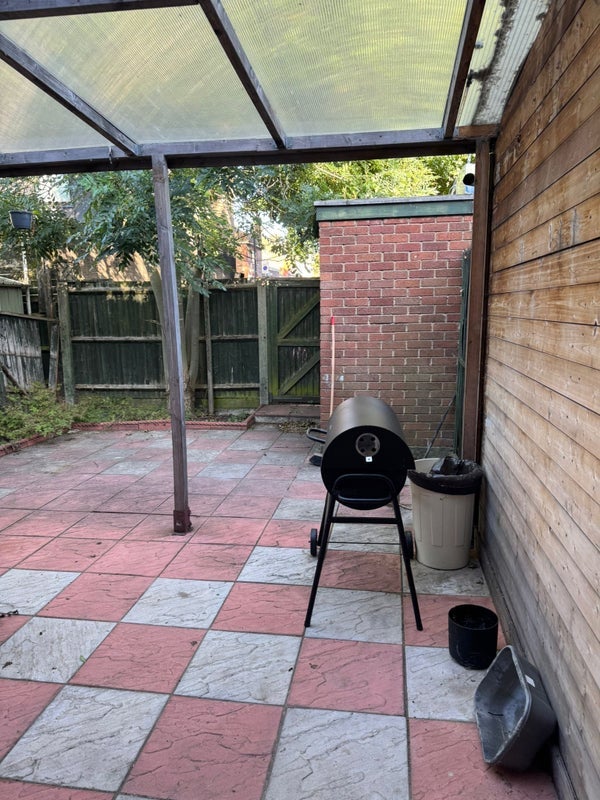 Room Pulford Road in Greater London