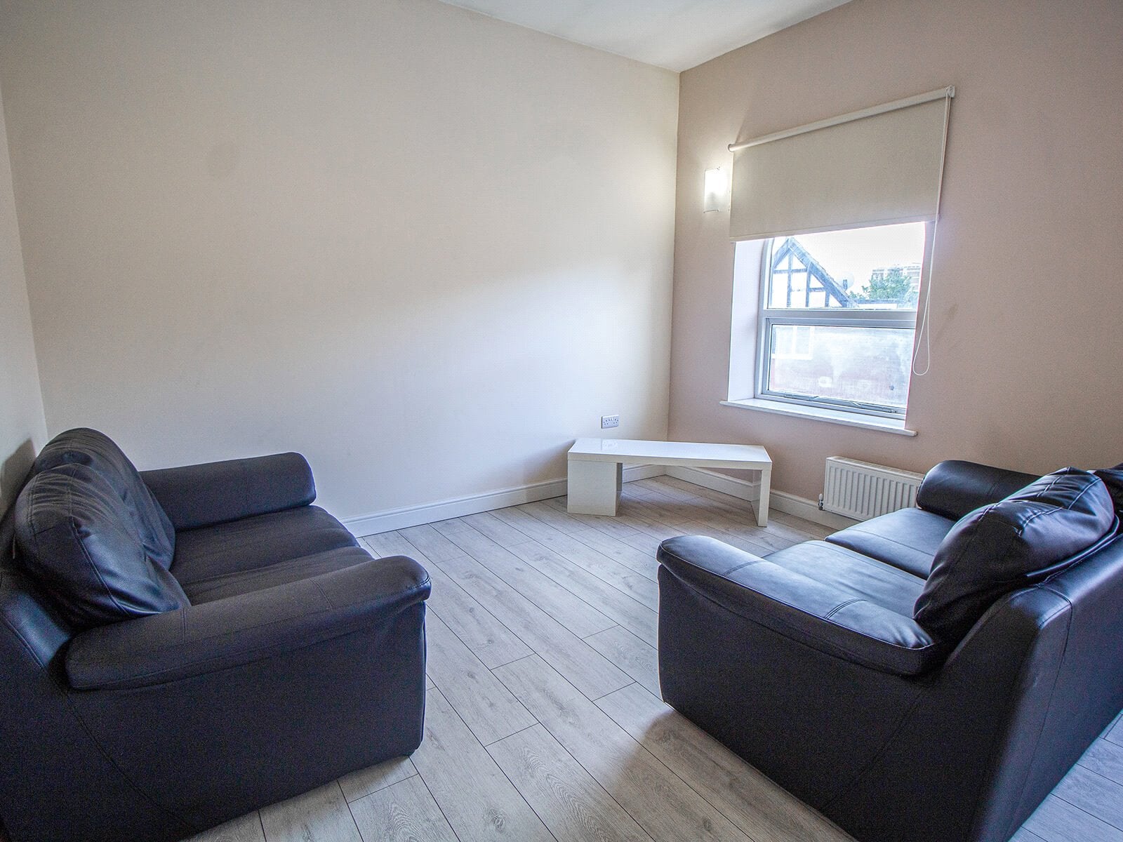 Flat Clarendon Road in Leeds