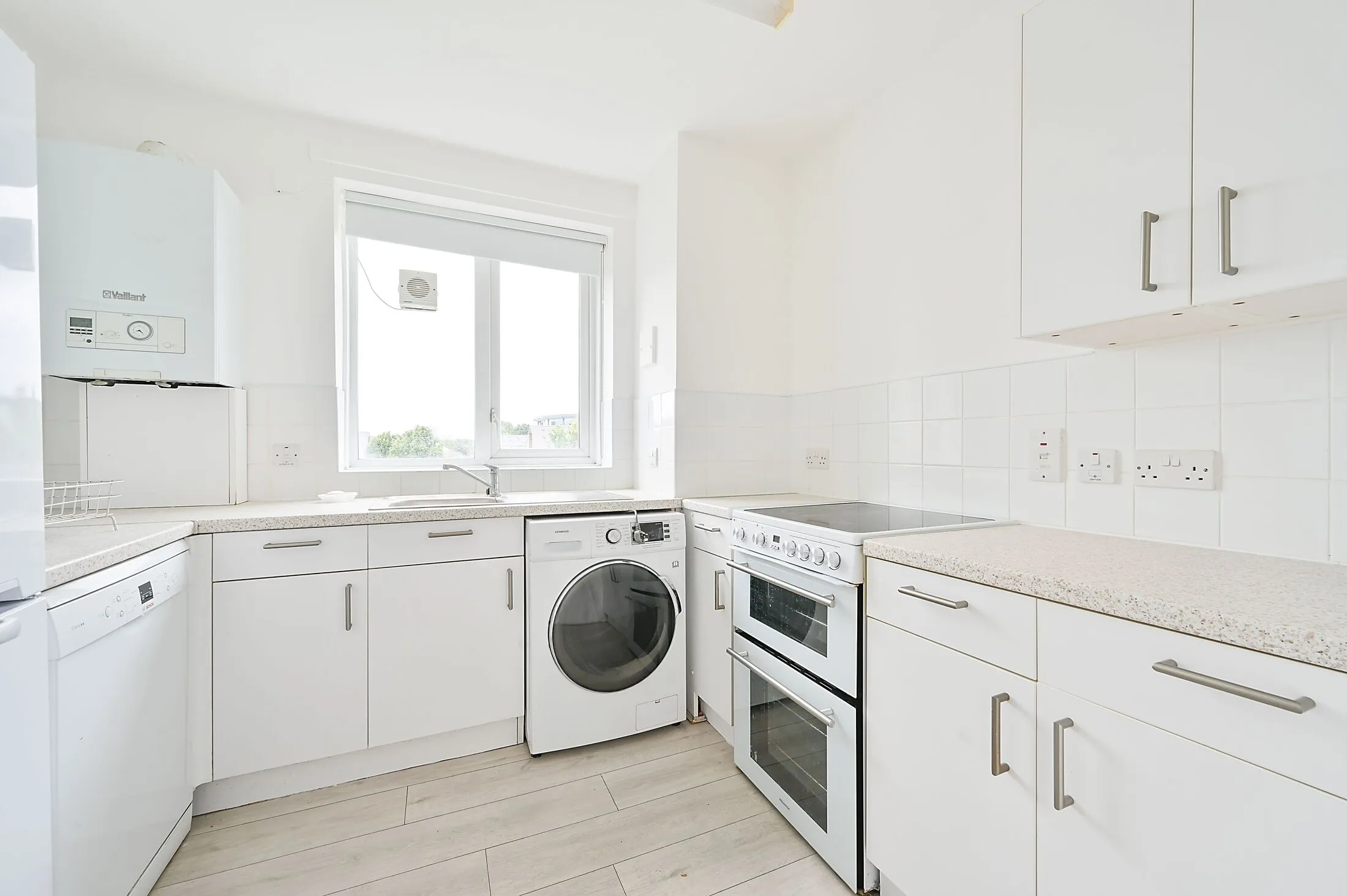 Flat Goldhawk Road in Greater London