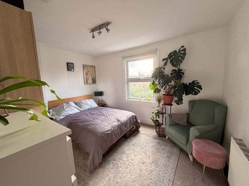Flat Salusbury Road in Greater London