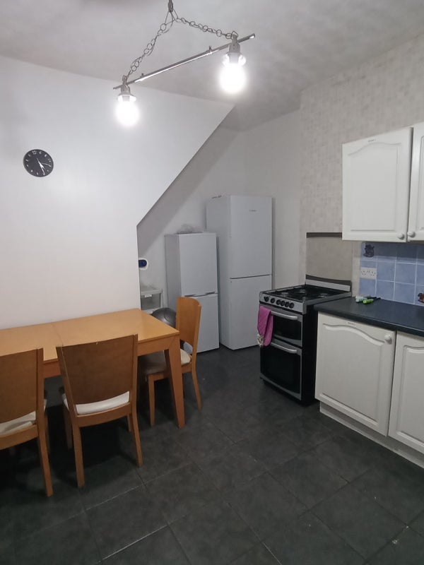 Room Edward Street in Farnworth