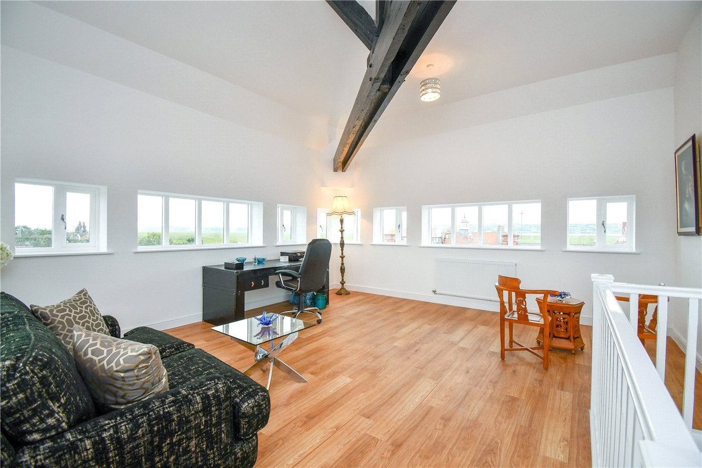 Flat Grenfell Park in Neston