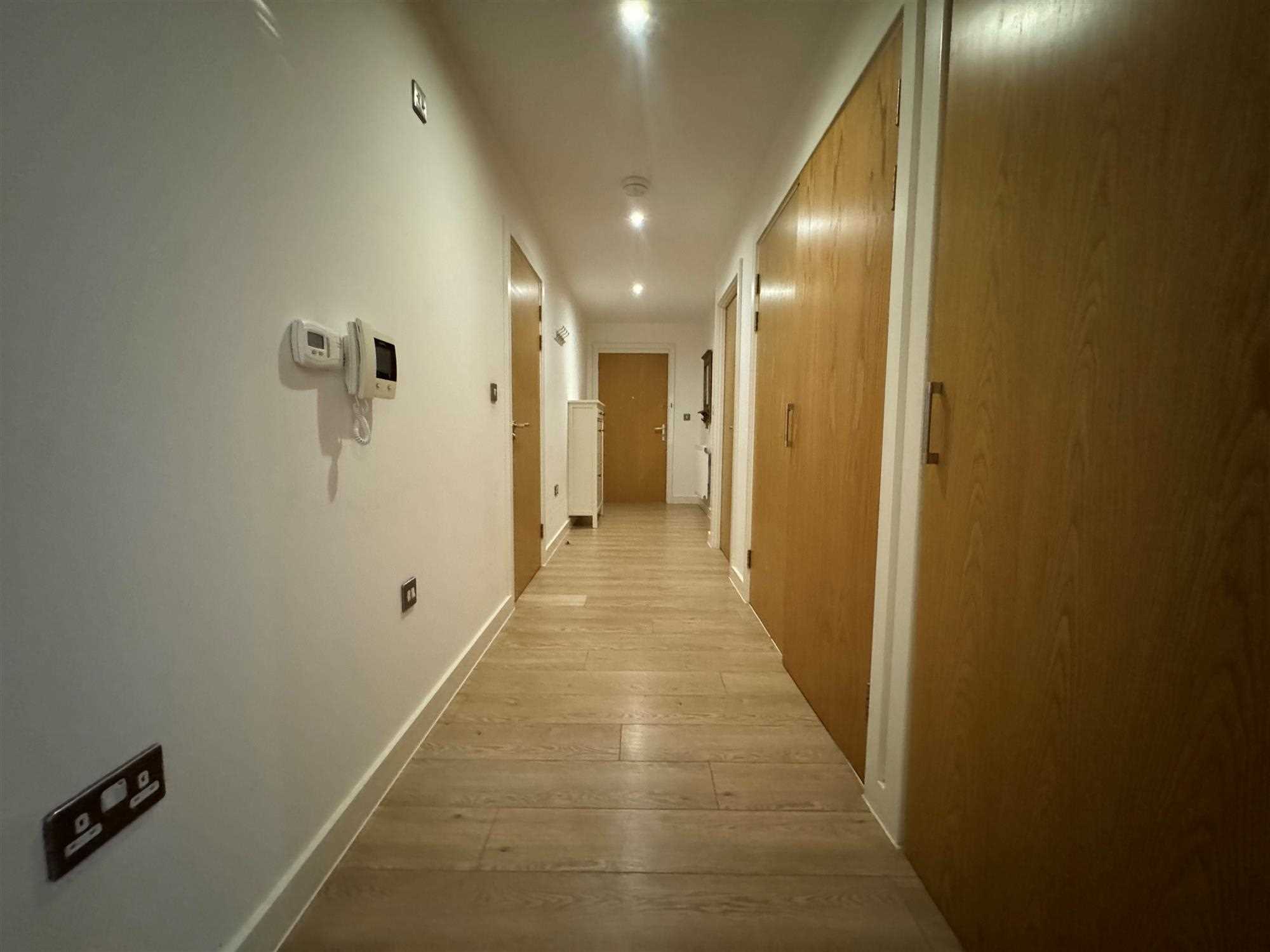 Room Priory Mews in London