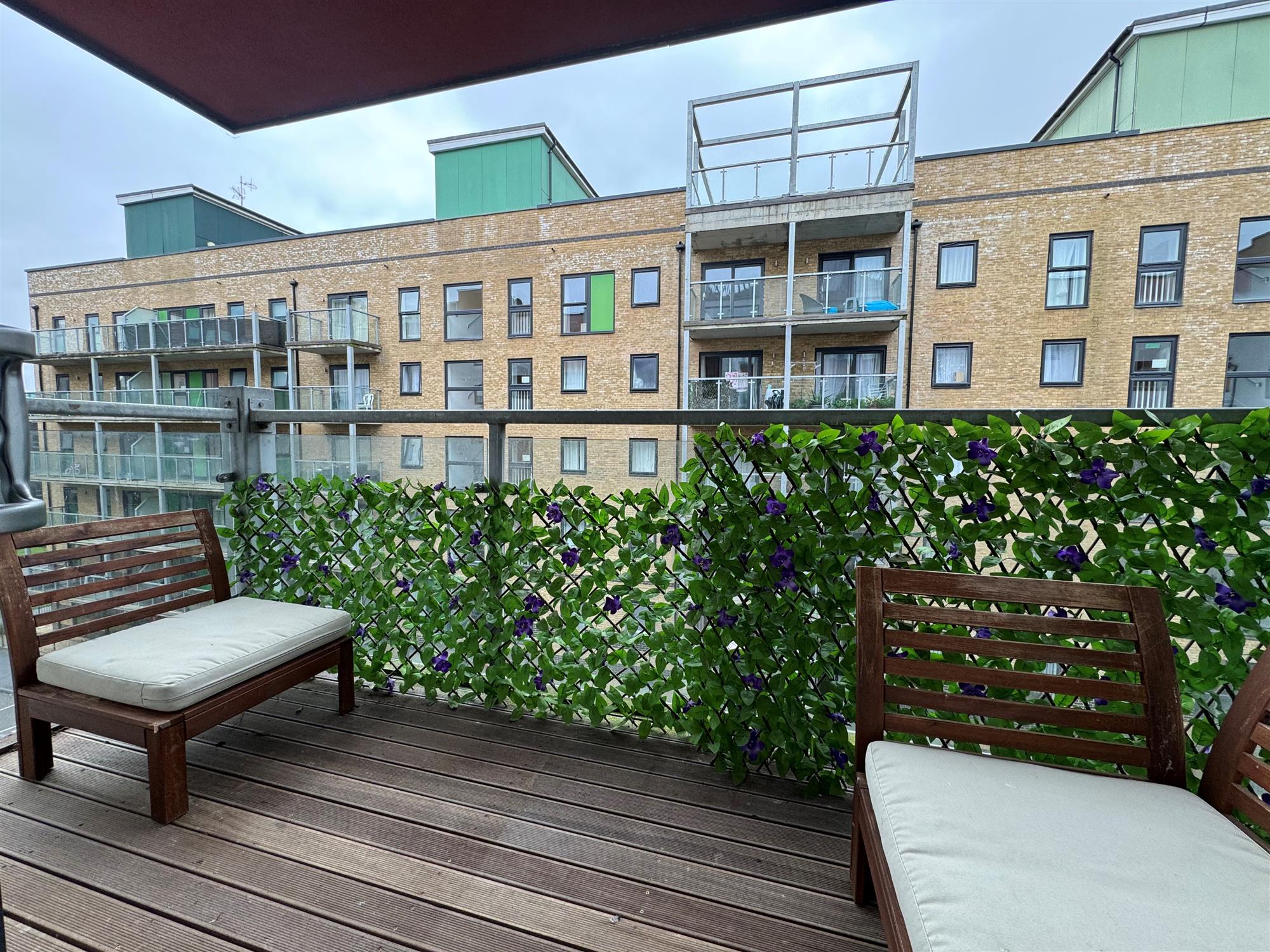 Room Priory Mews in London