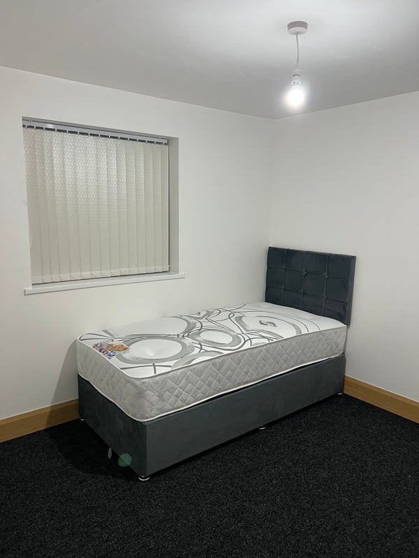 Room Queen Street in Kirklees
