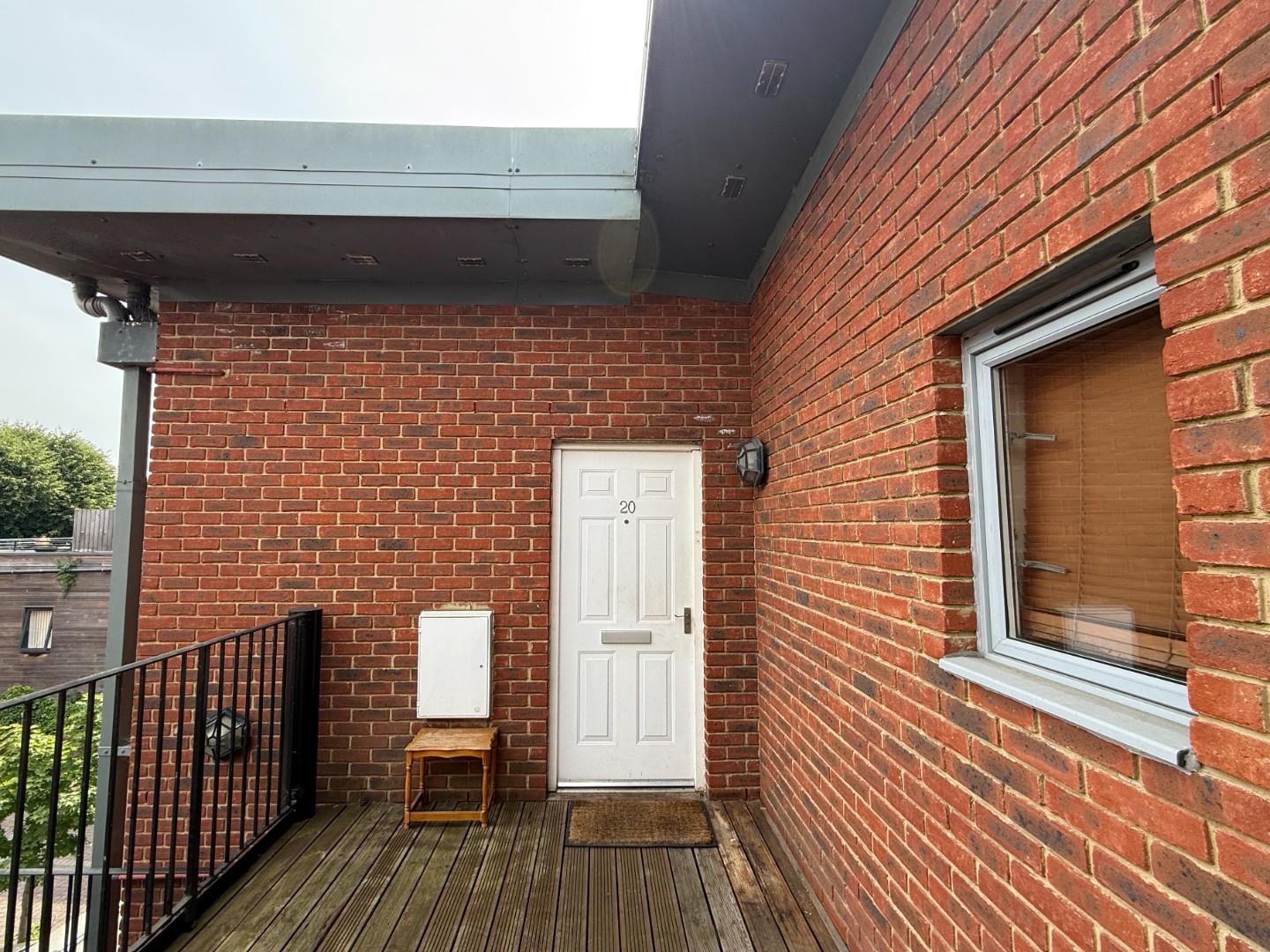 Flat Hermitage Close in Bristol
