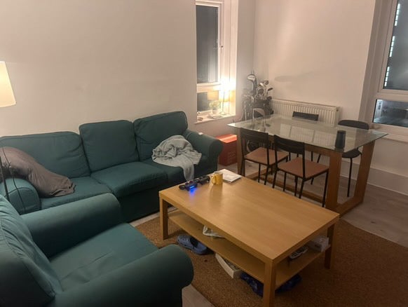 Room Dorset Road in Greater London