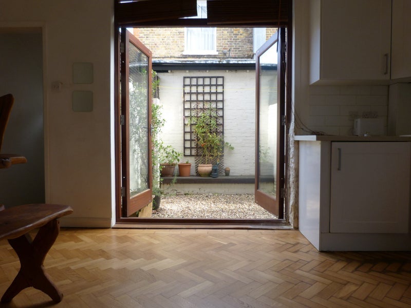 Flat Adelaide Grove in Greater London