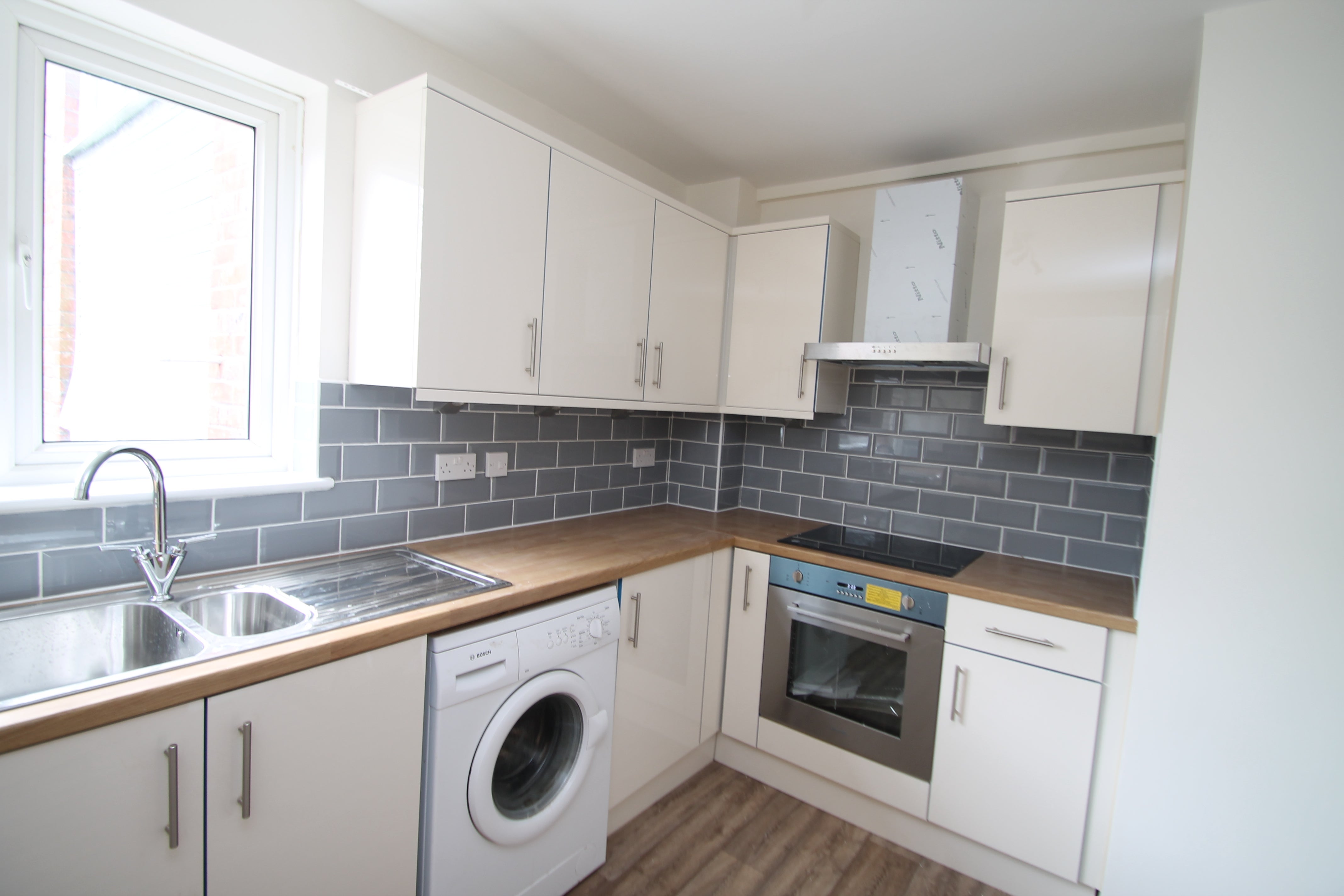 Flat Marketfield Way in Reigate and Banstead