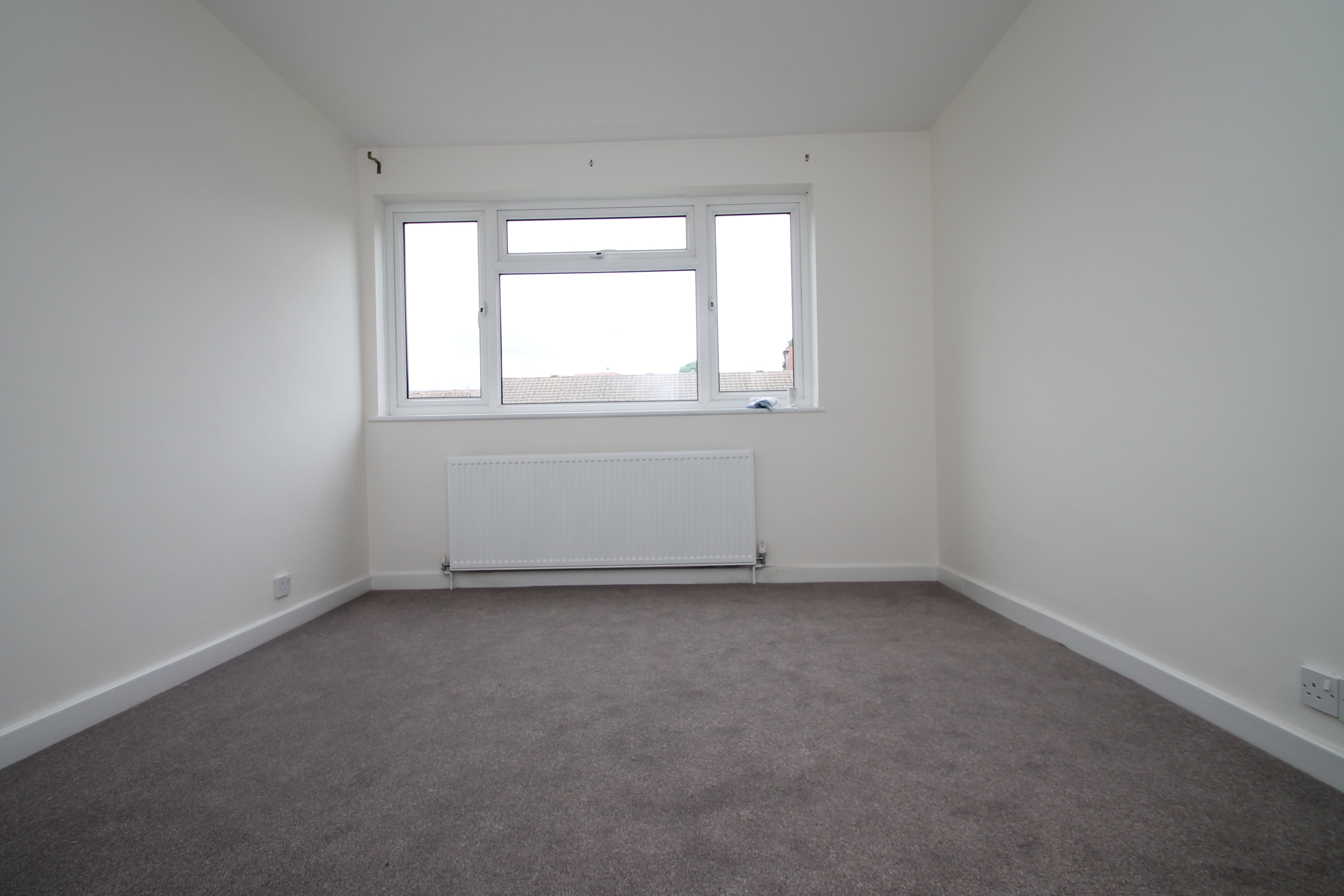 Flat Marketfield Way in Reigate and Banstead