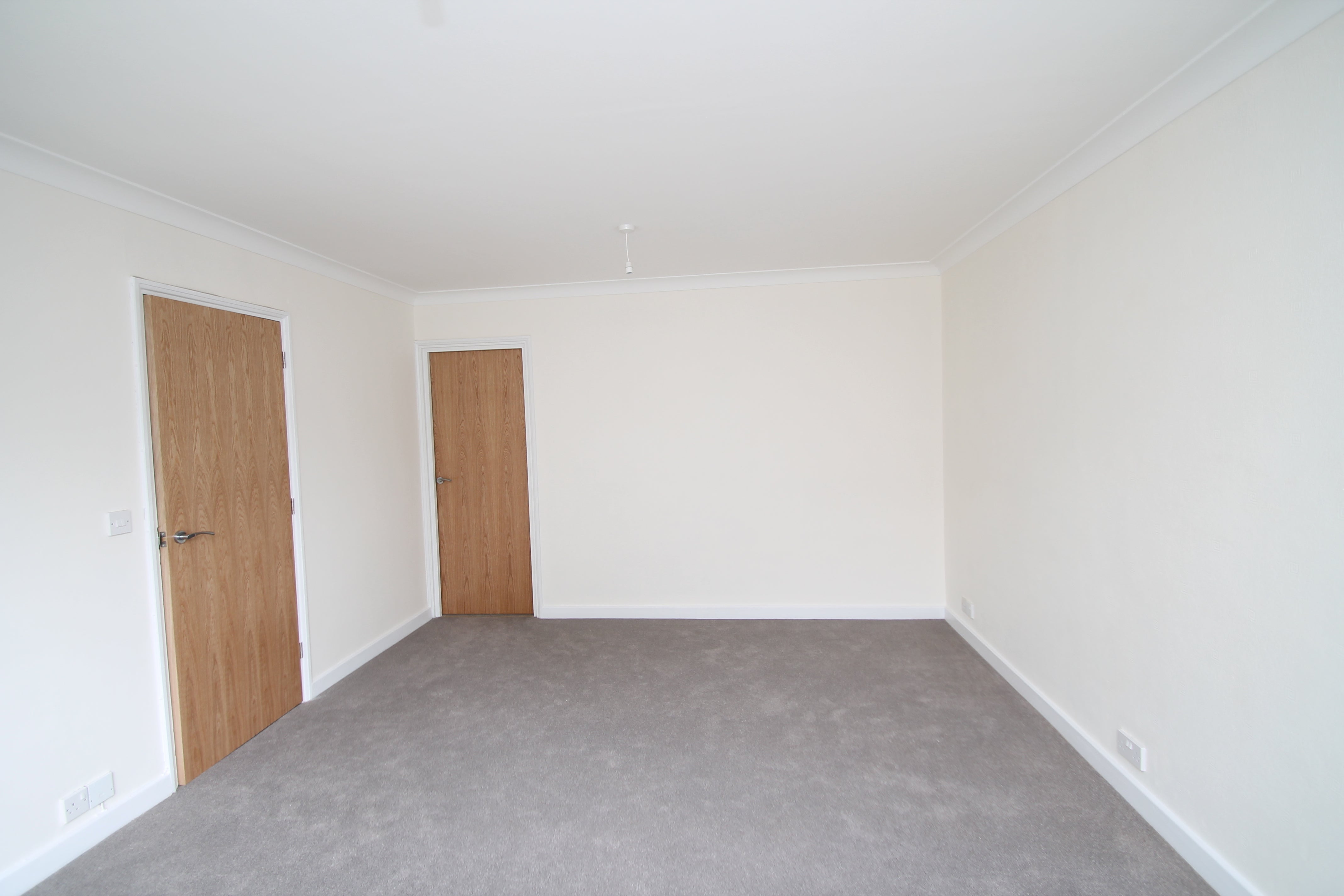 Flat Marketfield Way in Reigate and Banstead