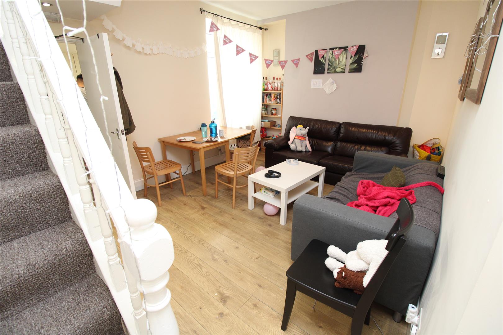 House Queen Street in Pontypridd