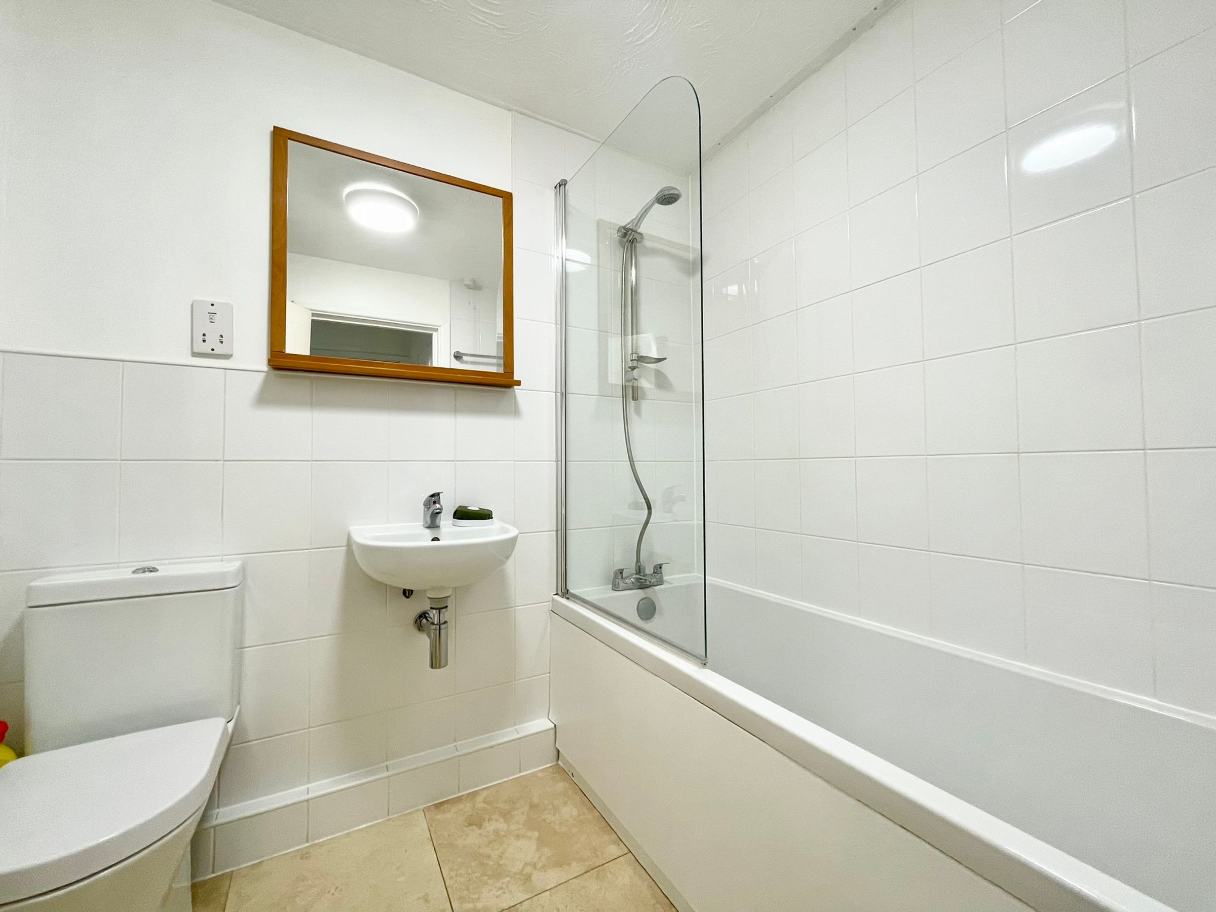 Flat Pooles Wharf Court in Bristol