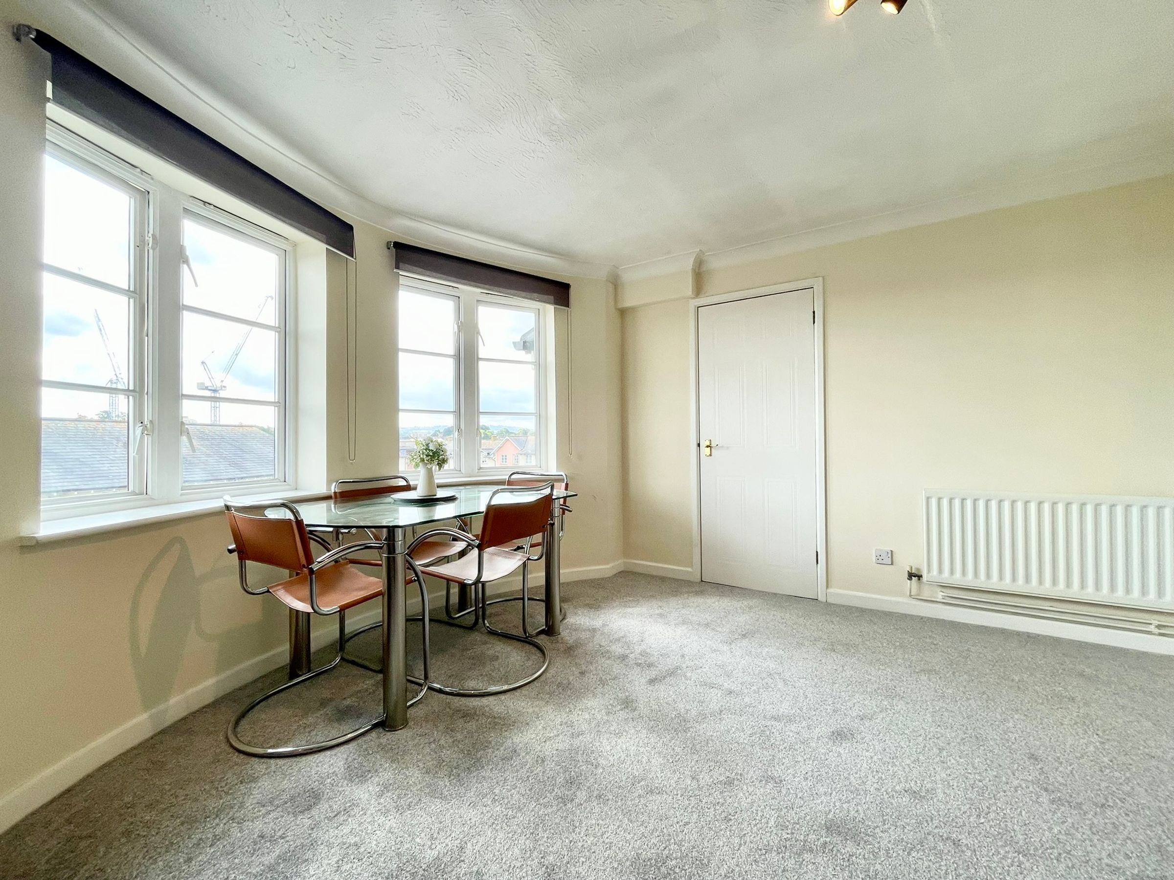 Flat Pooles Wharf Court in Bristol