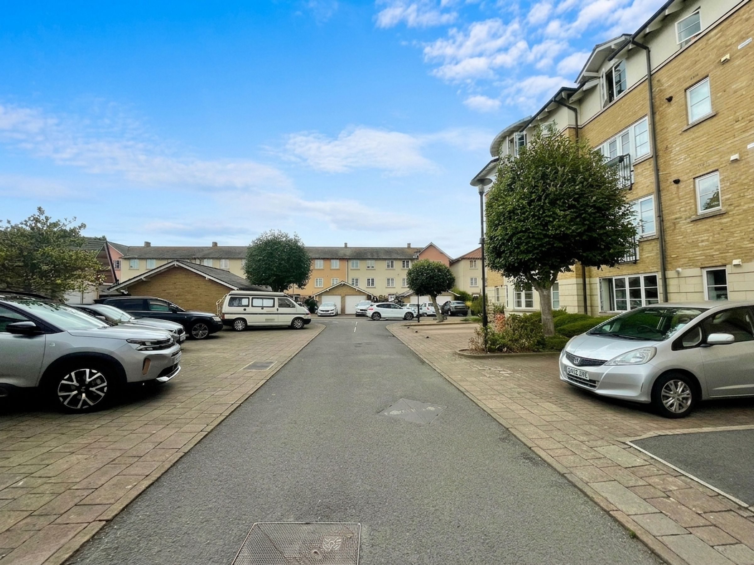 Flat Pooles Wharf Court in Bristol