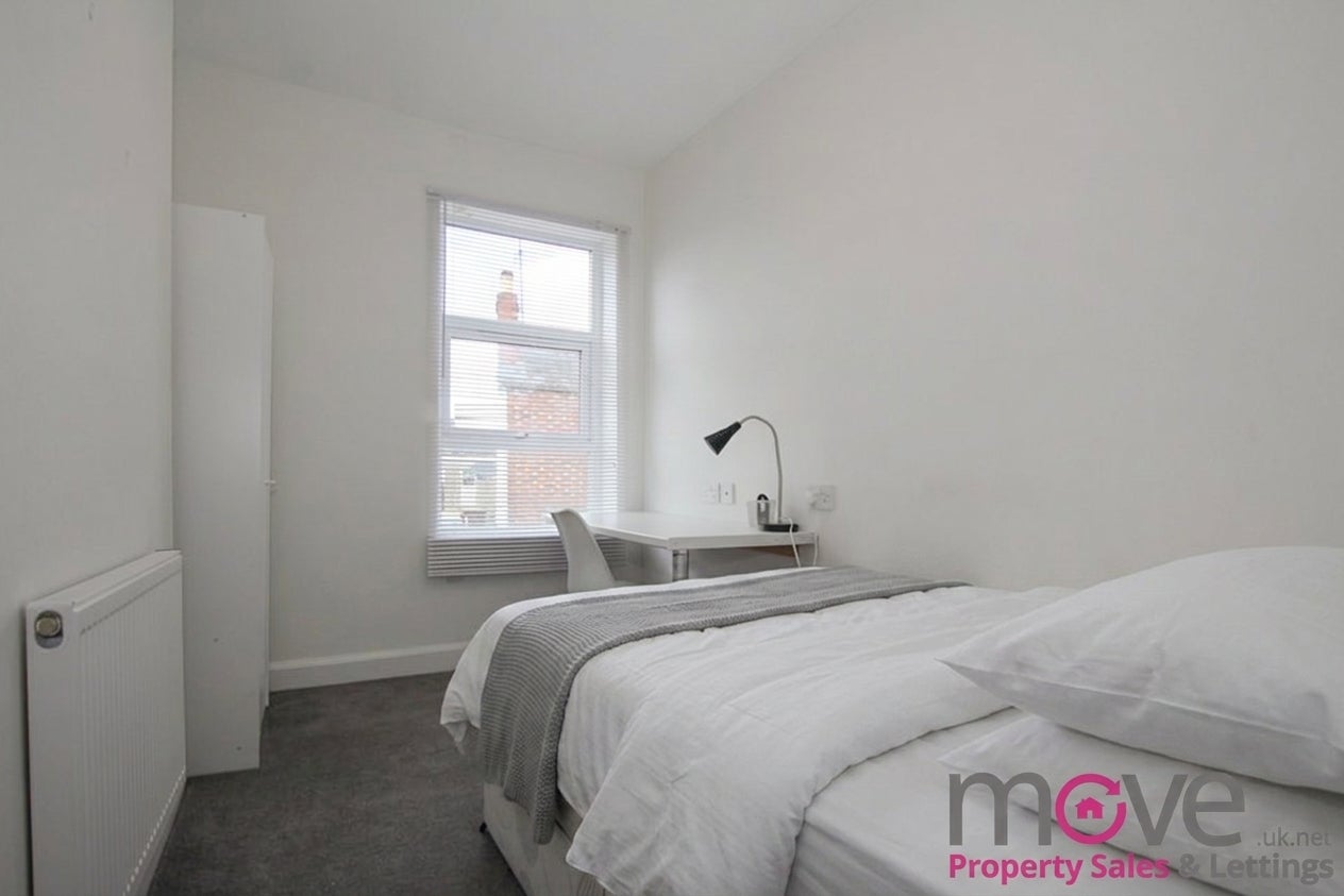 Room Marle Hill Parade in Cheltenham