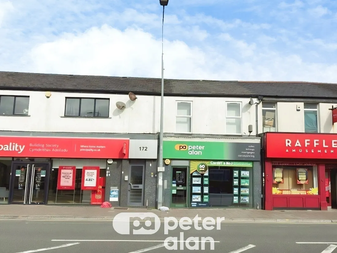 Flat Cowbridge Road East in Cardiff