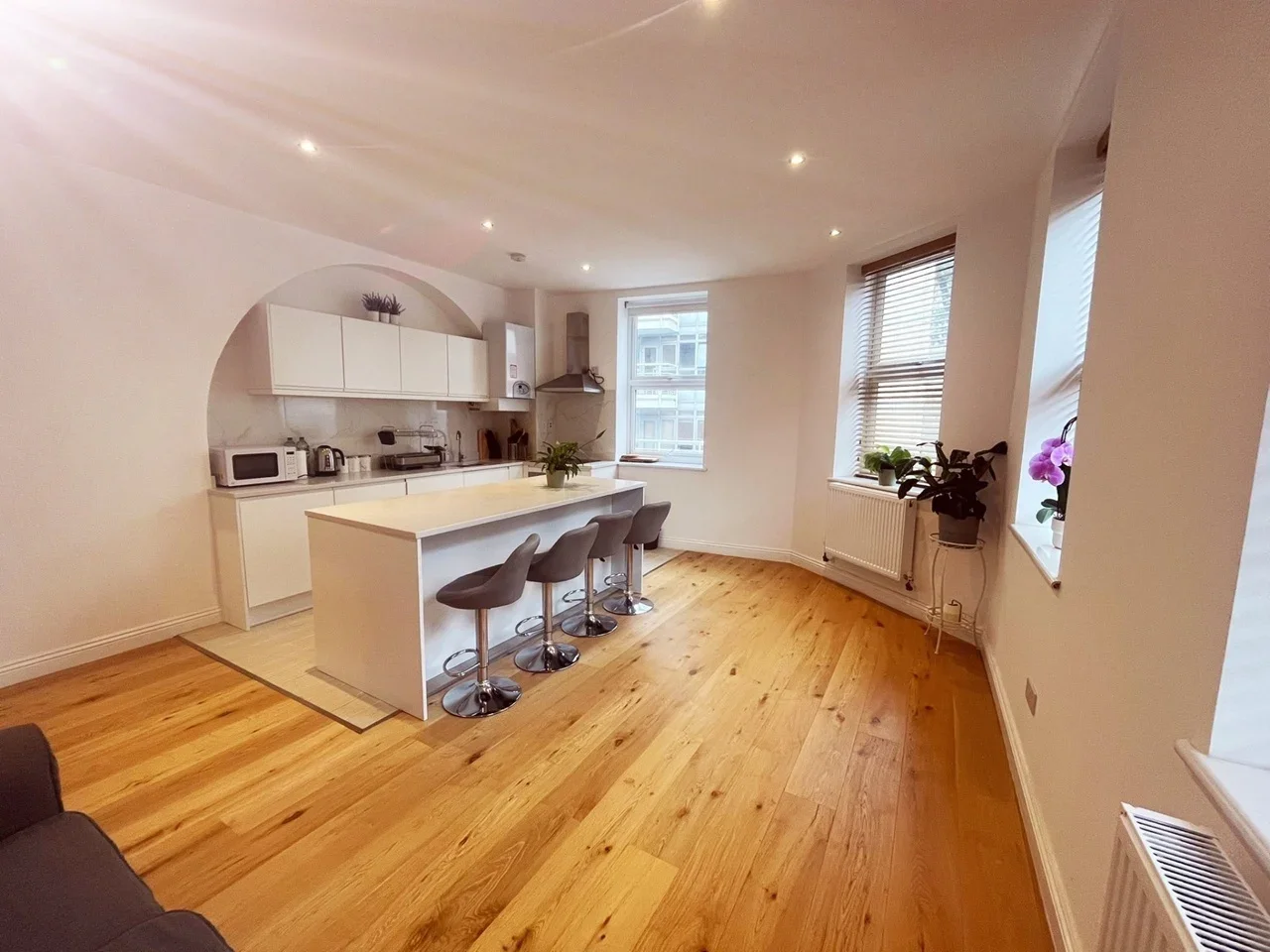 Flat Curlew Street in Greater London