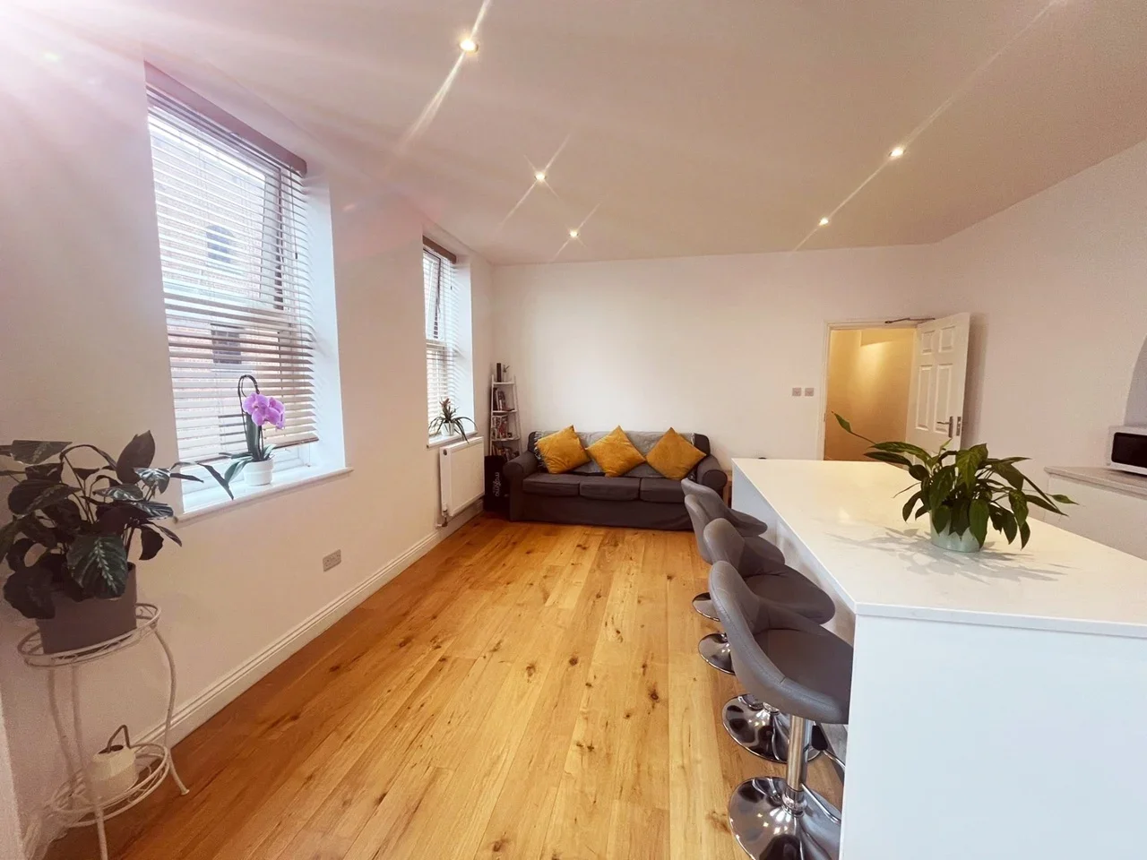Flat Curlew Street in Greater London