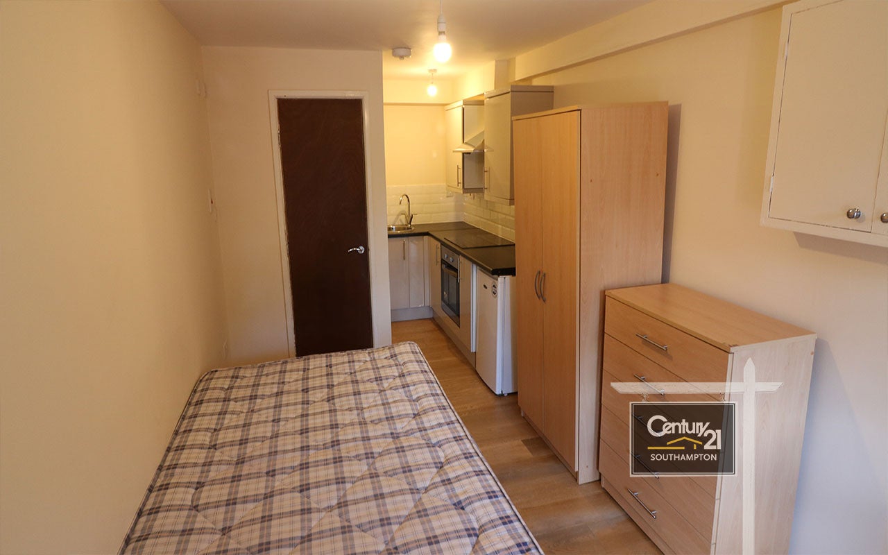 Flat Portswood Road in Southampton