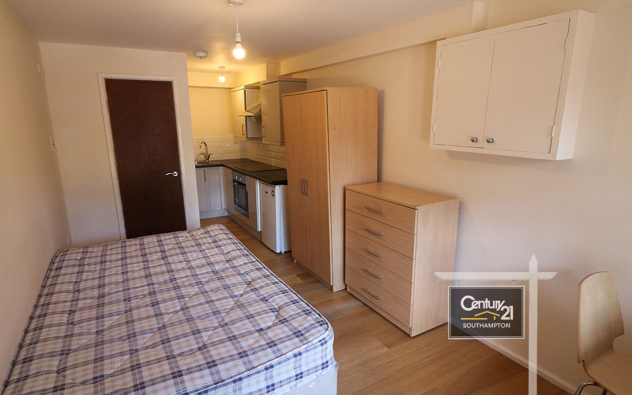 Flat Portswood Road in Southampton