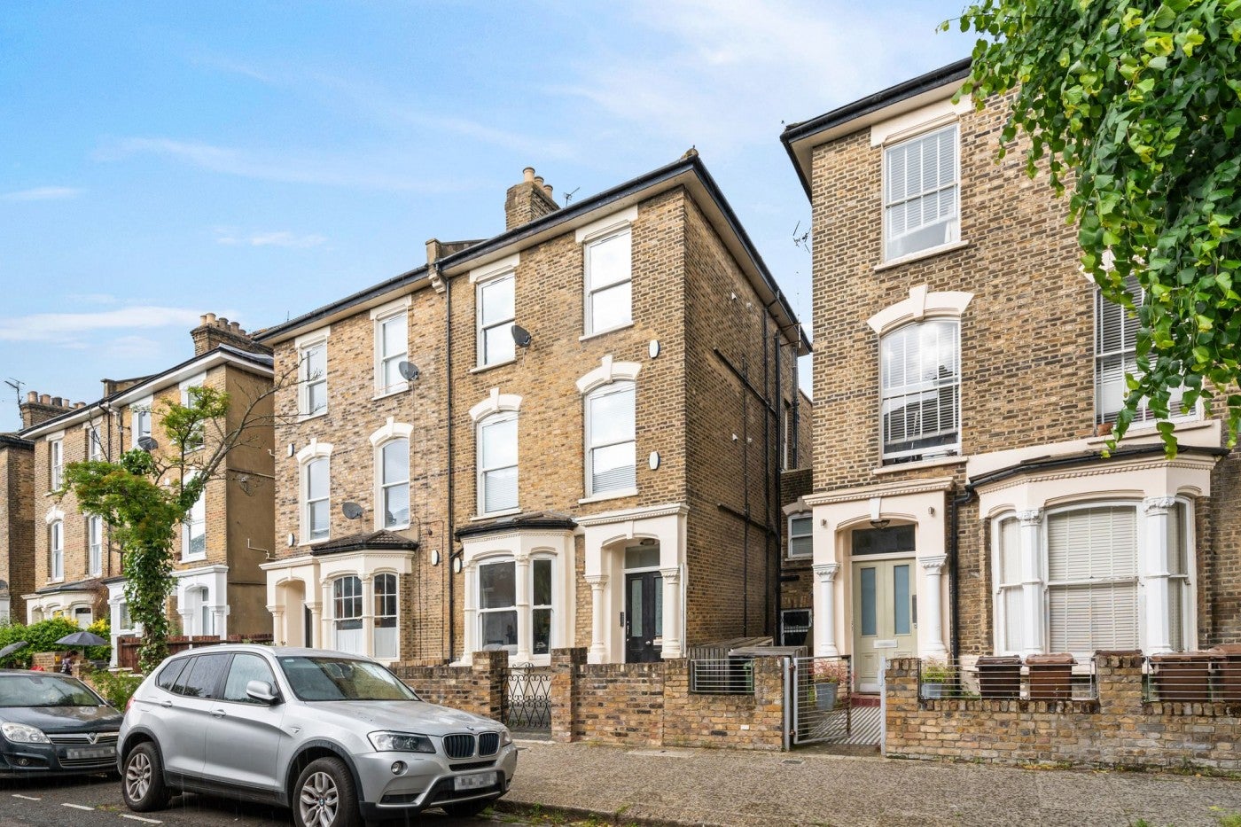 Flat Wilberforce Road in Greater London