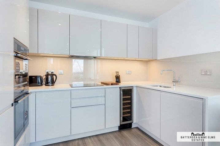 Flat Hebden Place in Greater London