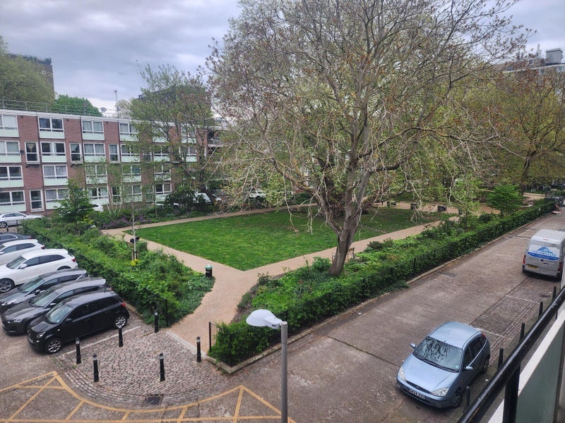 Room Clarence Gardens in Greater London