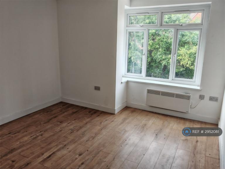 Flat Tomkinson Road in Nuneaton and Bedworth