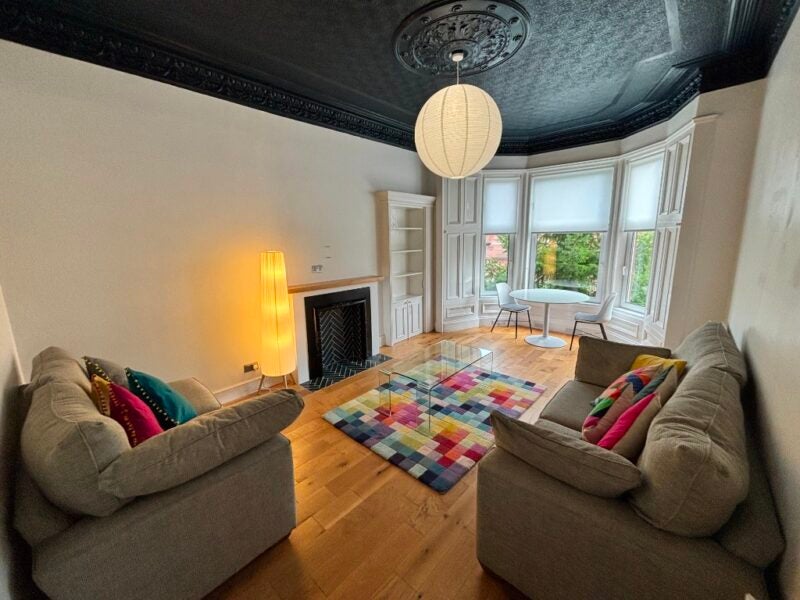 Flat Onslow Drive in Glasgow