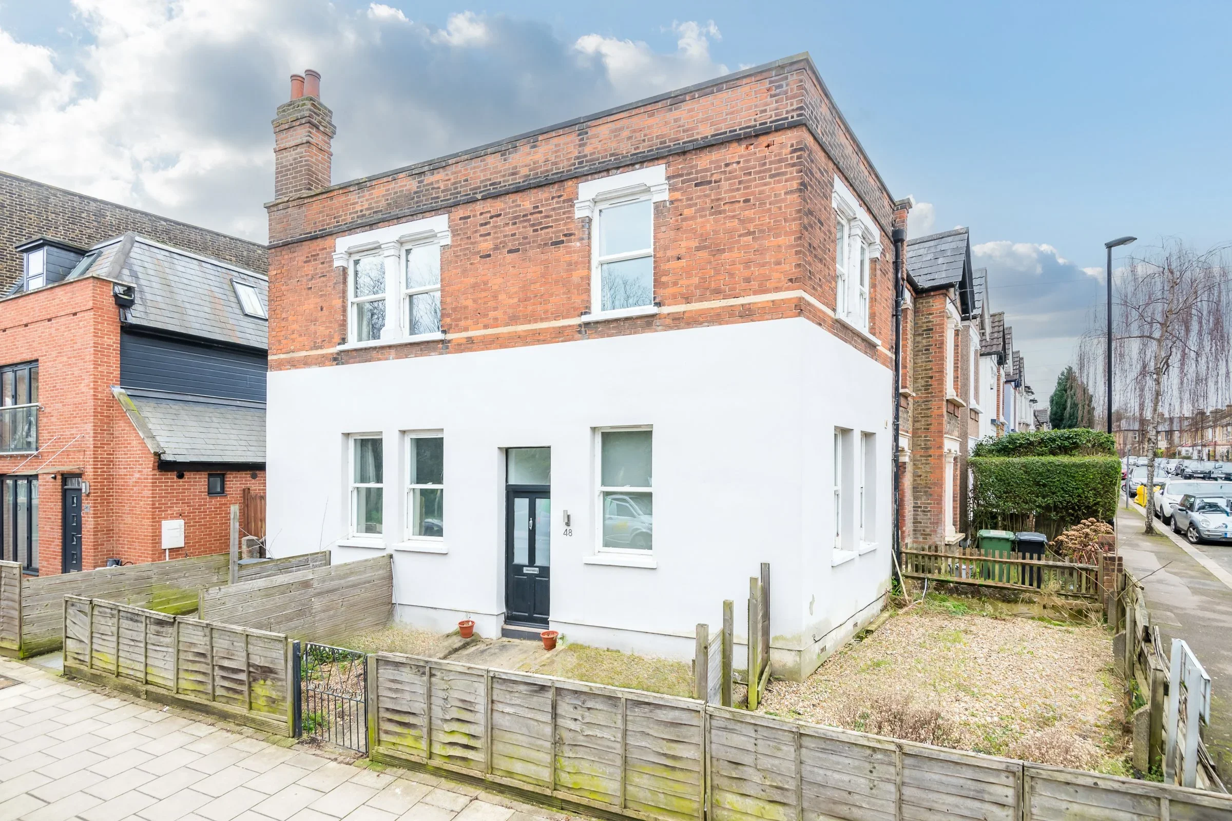 Flat Springbank Road in Greater London