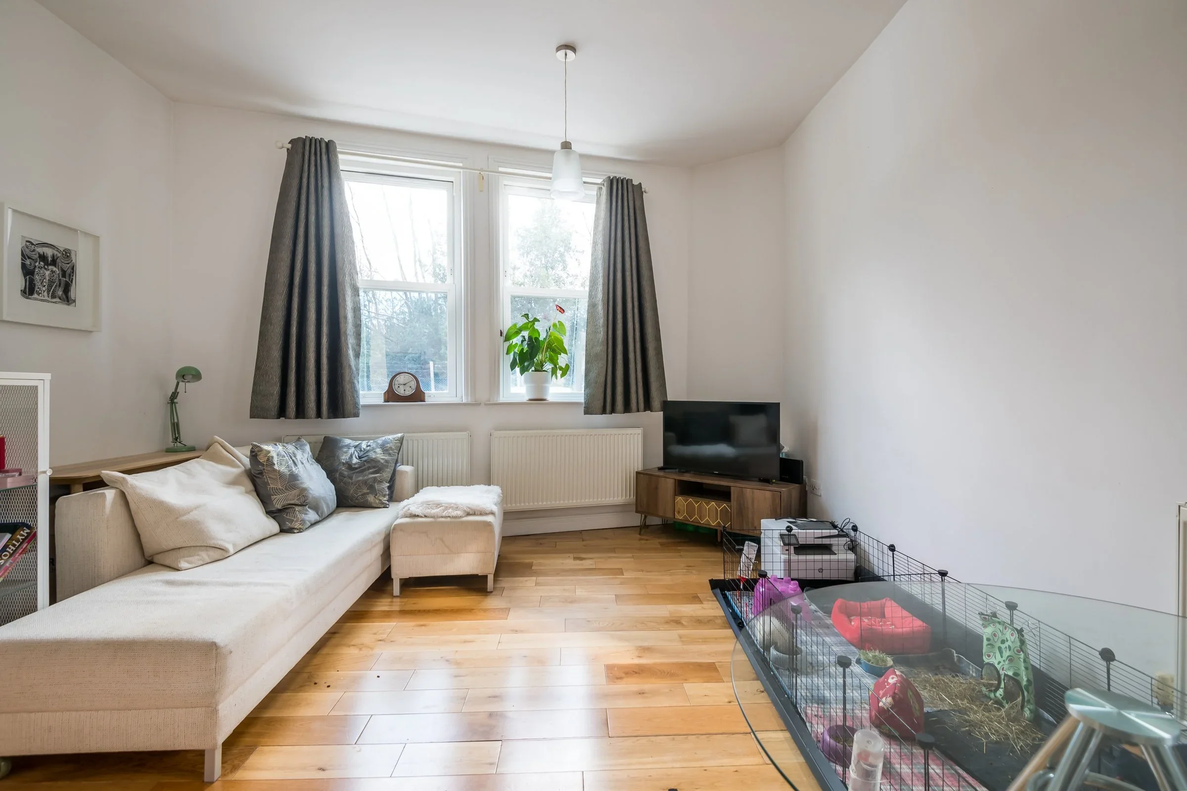 Flat Springbank Road in Greater London