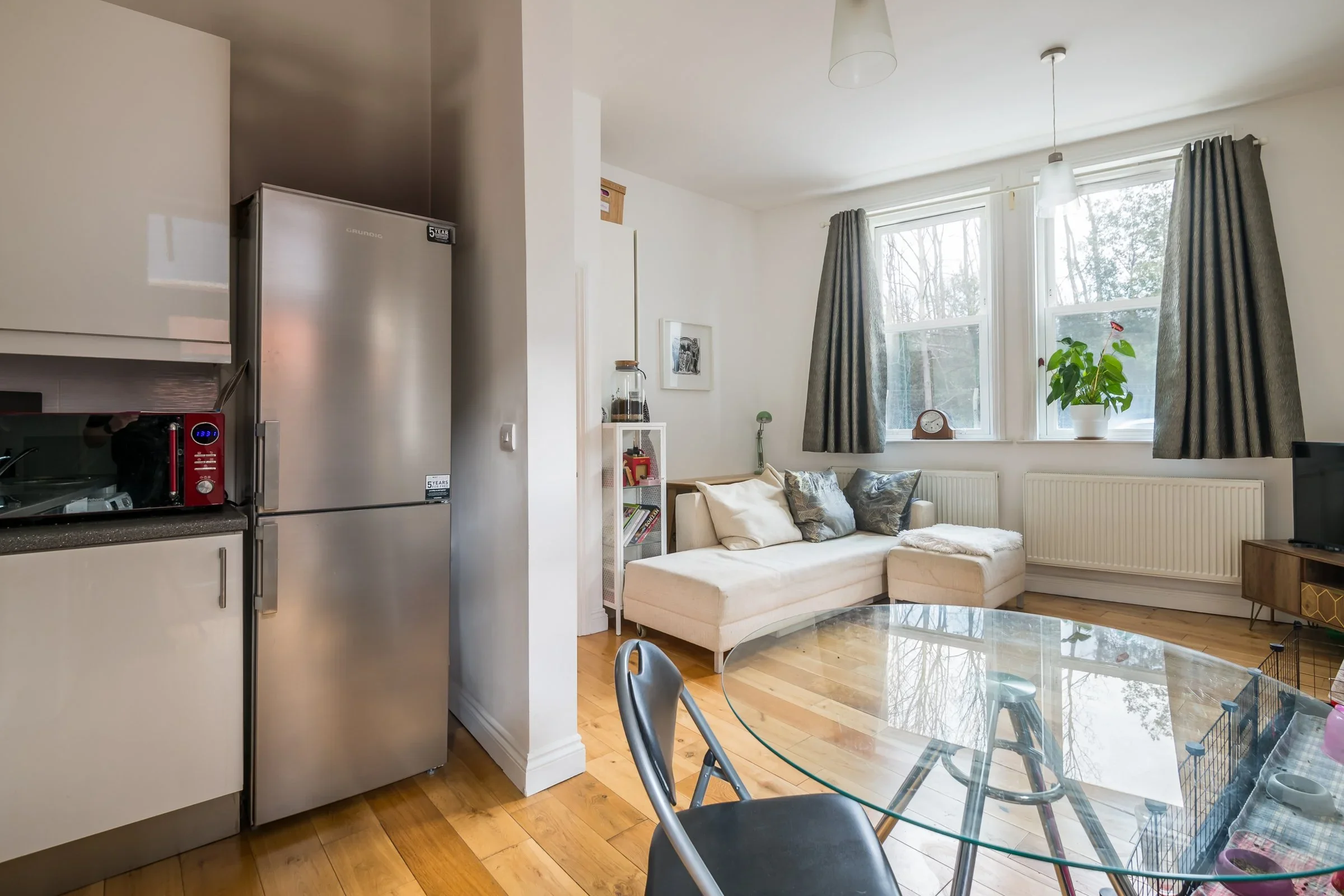 Flat Springbank Road in Greater London