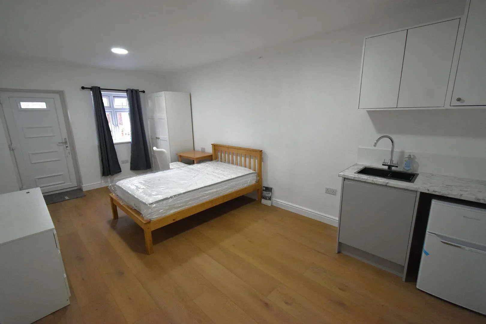 Flat Carrington Road in Dartford