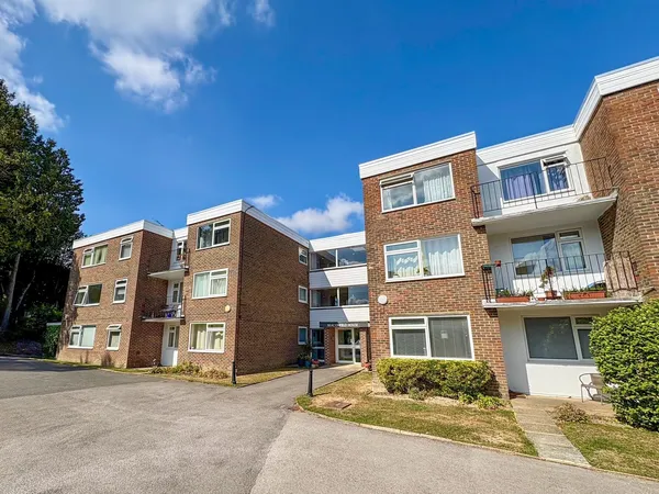 Flat Beacon Road in Wealden