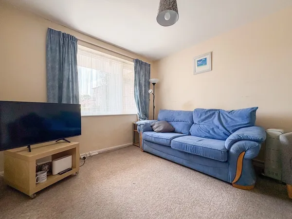Flat Beacon Road in Wealden