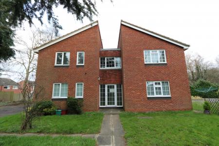 Flat Ebourne Close in Kenilworth
