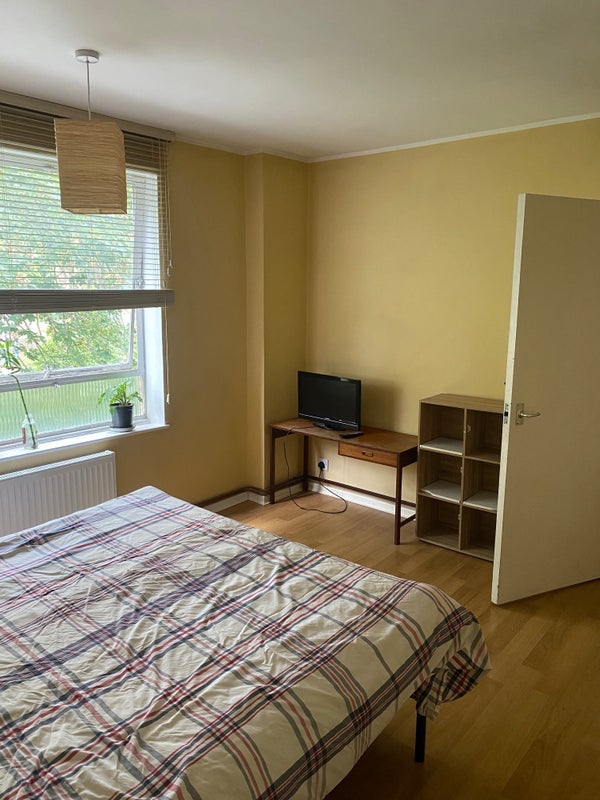 Room Tylney Avenue in Greater London
