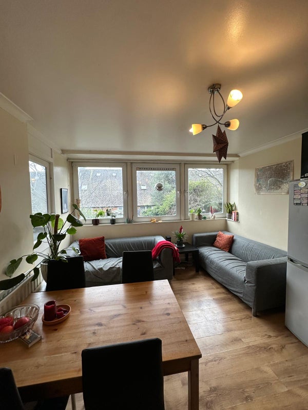 Room Mackenzie Road in Greater London